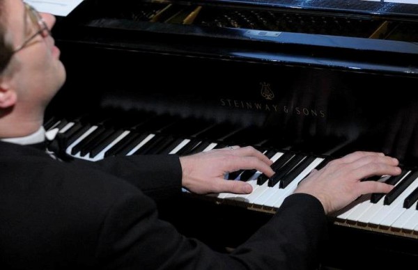 Hire Chicago Pianist Richard Sladek